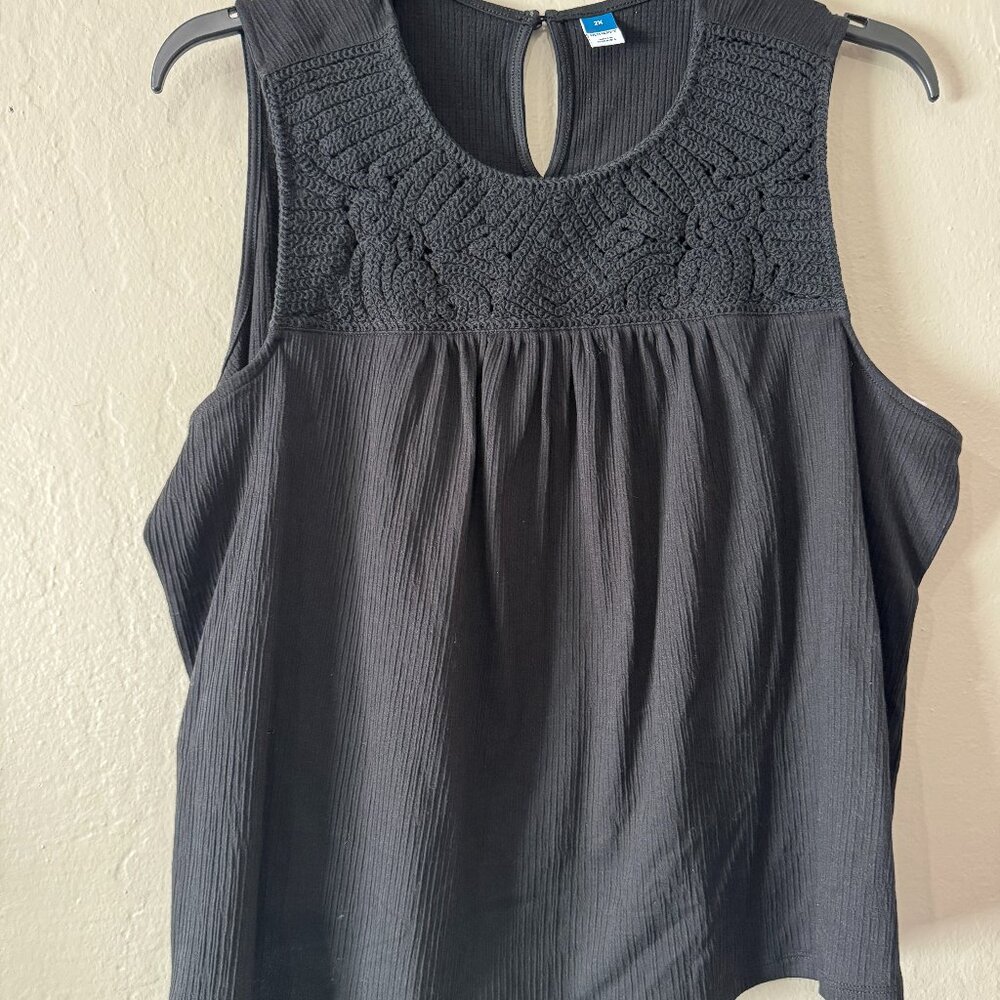 🌷4/$15 Old Navy black Tank with Crochet Collar Size 2x, NWT